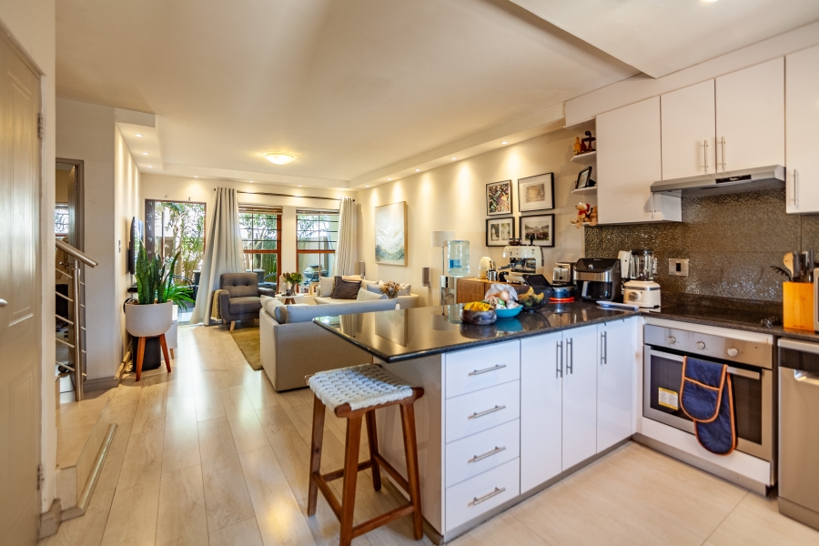 2 Bedroom Property for Sale in Sea Point Western Cape